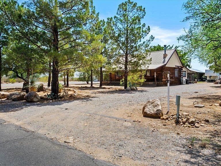 255 E Chuckwagon Loop photo 4