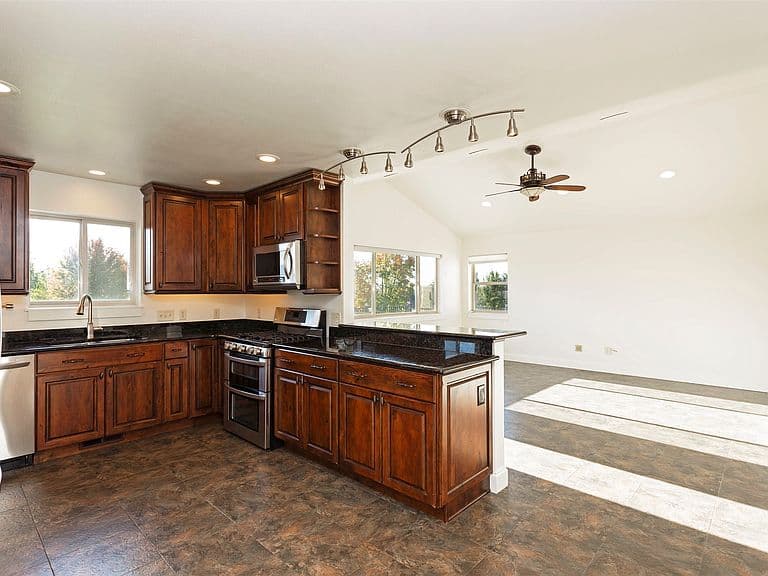 1821 Kootenai Dr photo 5