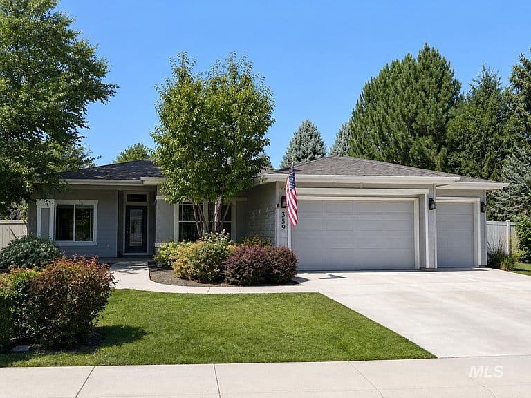 359 N Vandries Way photo 1