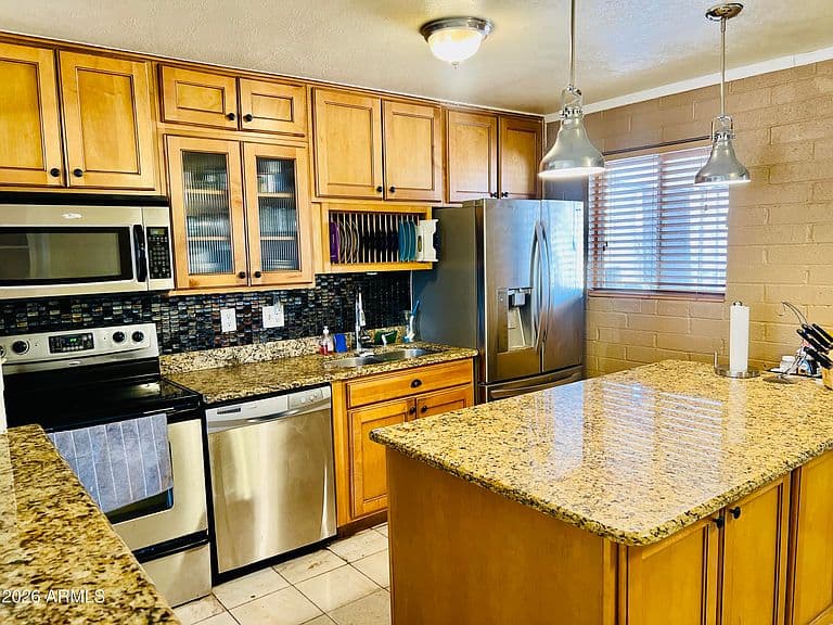 616 E PAPAGO Drive photo 1