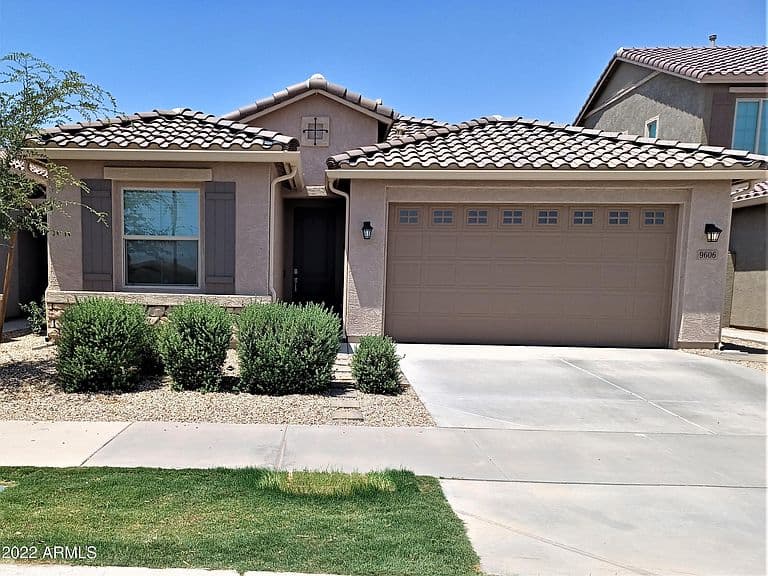 9606 E TESLA Avenue photo 1