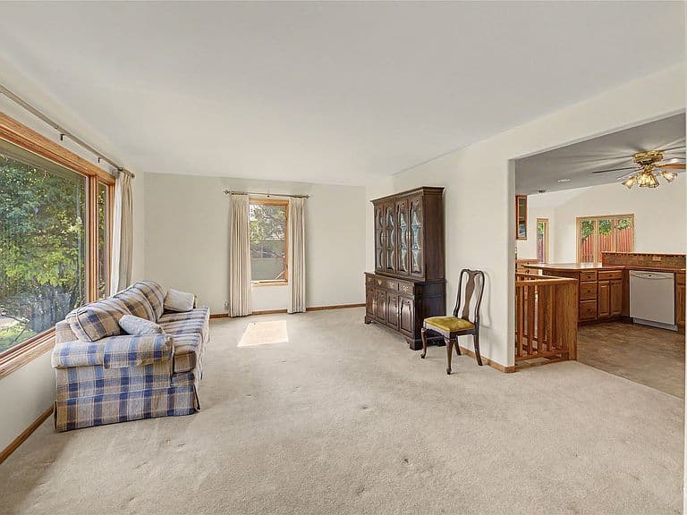 1021 Stuart St photo 5