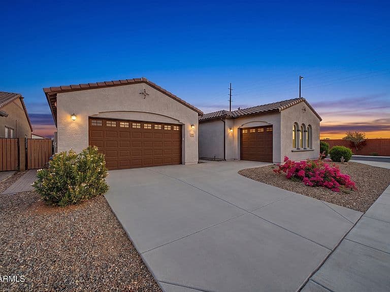 256 E GEMINI Place photo 1