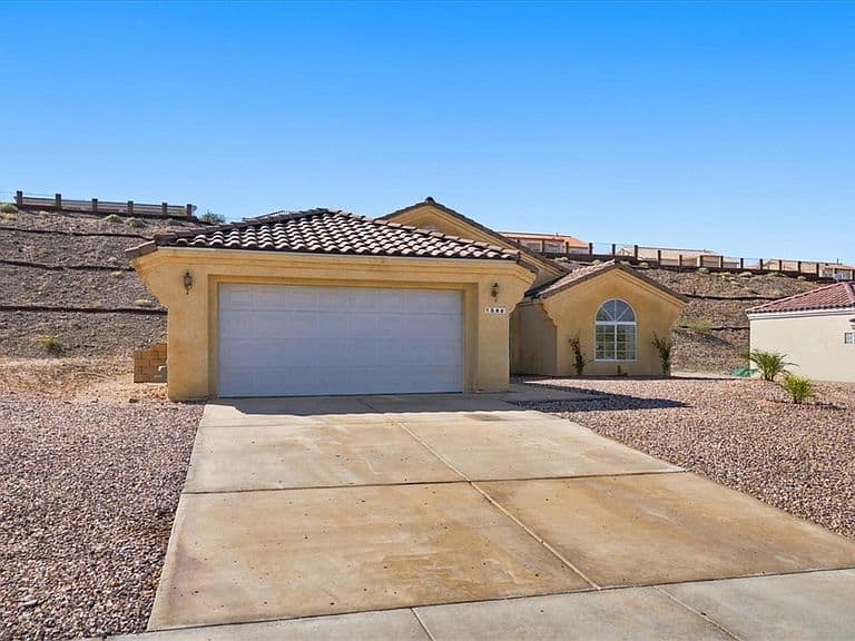 1586 Ilona Drive photo 5