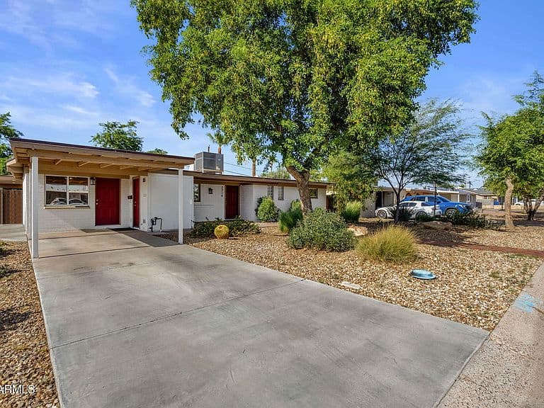 3314 E HOLLY Street photo 4