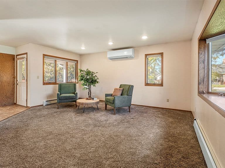54 Cloverview Dr photo 3
