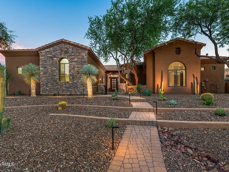 9433 E MONUMENT Drive photo 1