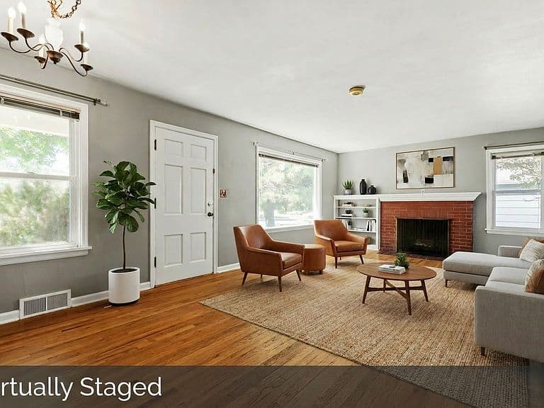 104 Agnes Ave photo 4