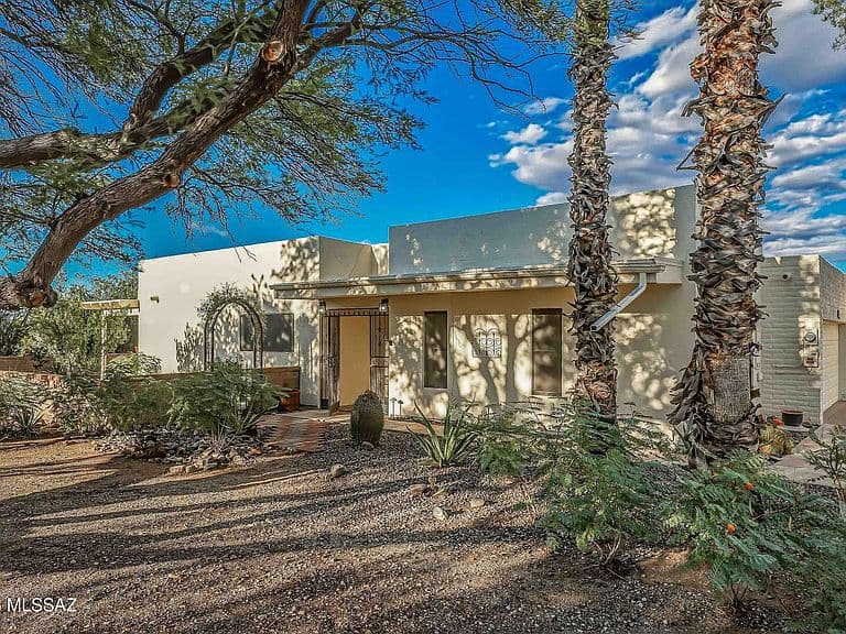1532 W Calle Mendoza photo 1