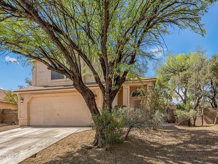 2565 W Brogan St photo 4