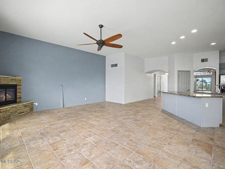 7721 N Legend Vista Pl photo 4