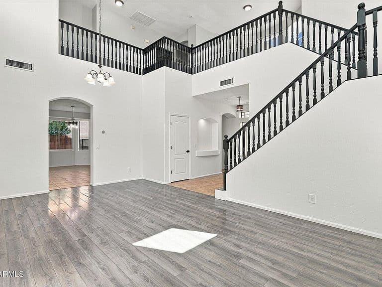 25752 W Globe Avenue photo 5