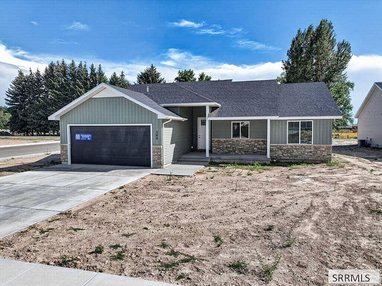 388 Wind River Dr photo 1