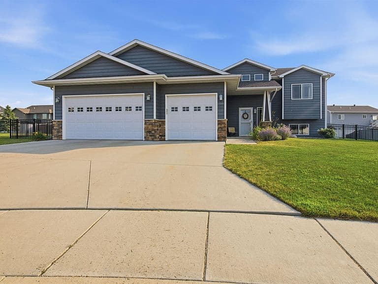 200 Morning Glory Cir photo 1
