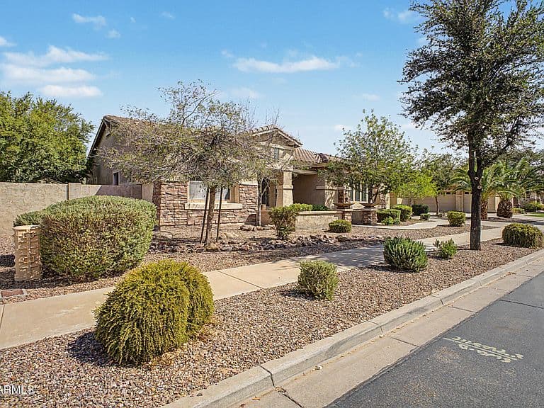 18572 E APRICOT Lane photo 3