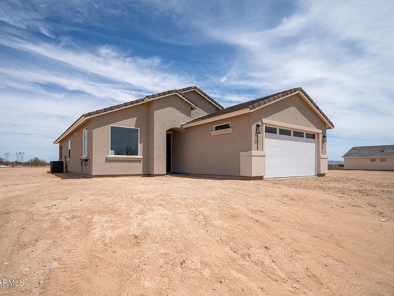 34222 W Chambers Street photo 1