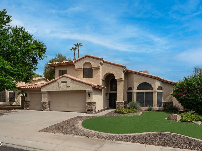 42 E MARIA Lane photo 1