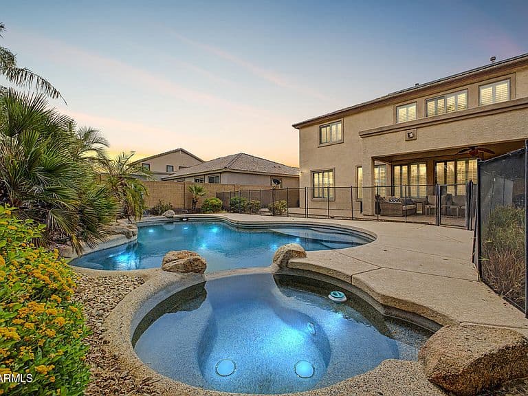 15708 W SHANGRI LA Road photo 2