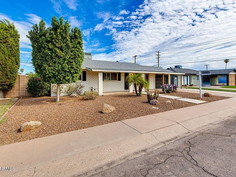 8150 E COLUMBUS Avenue photo 3