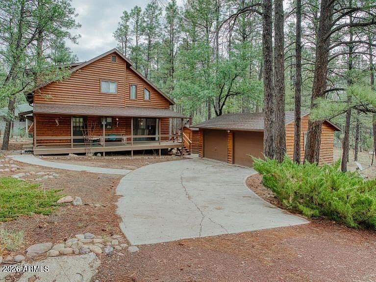5522 FOREST Drive photo 1