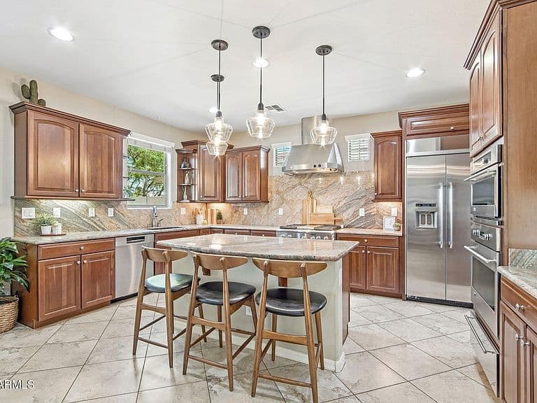 2975 N SUMMER Street photo 5