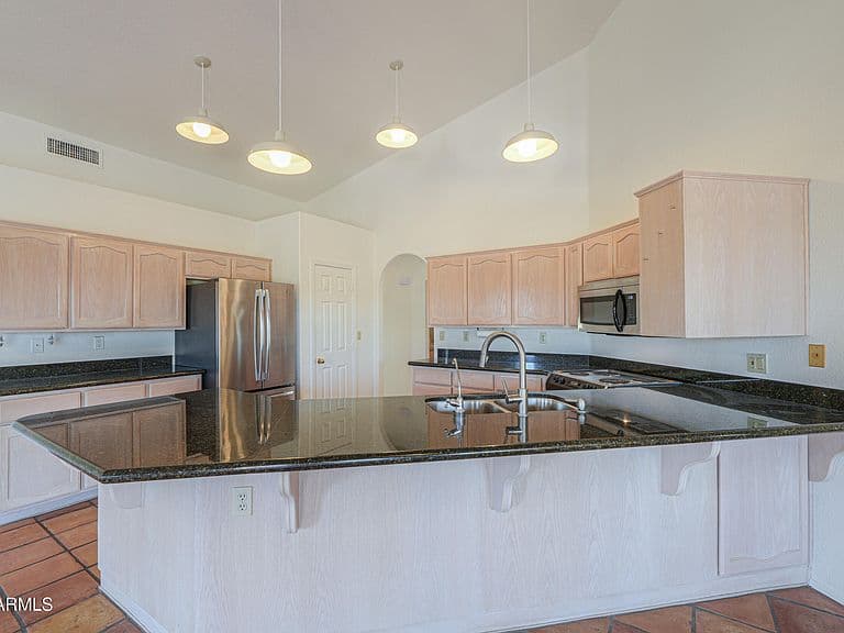 8517 N KILLDEER Place photo 3
