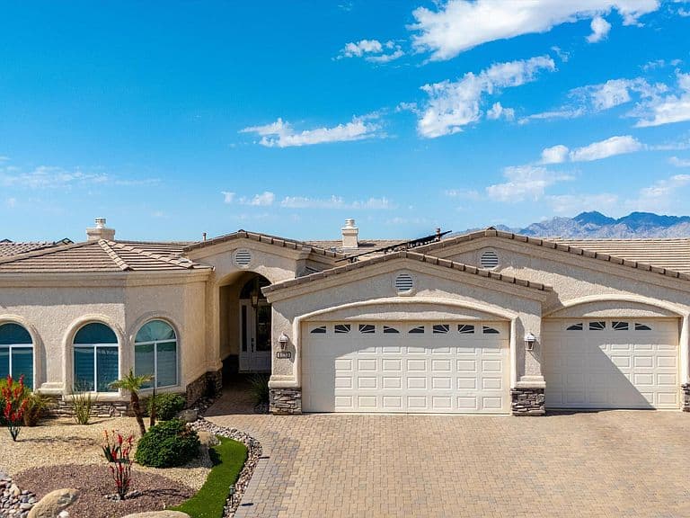 1223 Erin Way photo 2