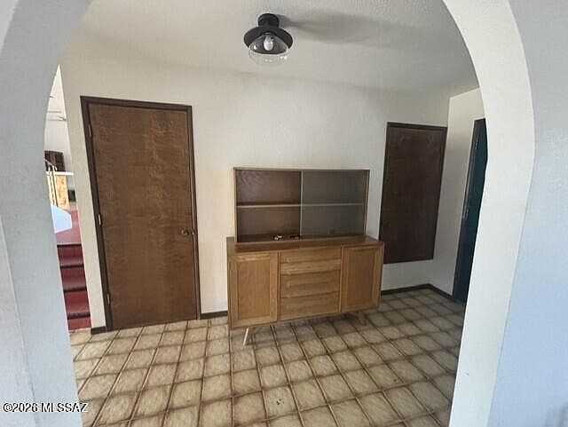 890 W Jennella Dr photo 5