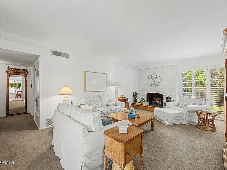 1518 E NORTHSHORE Drive photo 4