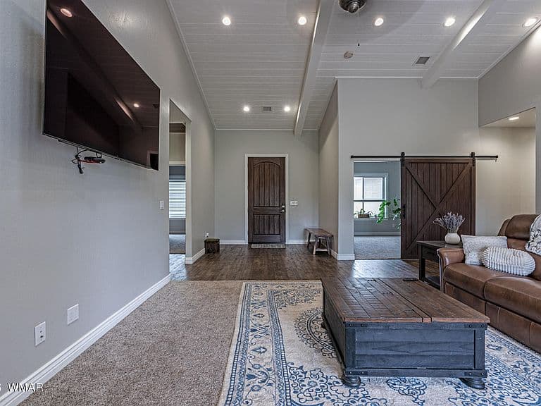 819 E Tumbleweed Ln photo 5
