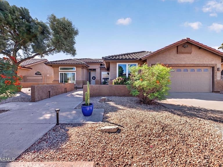 297 W OXFORD Lane photo 1