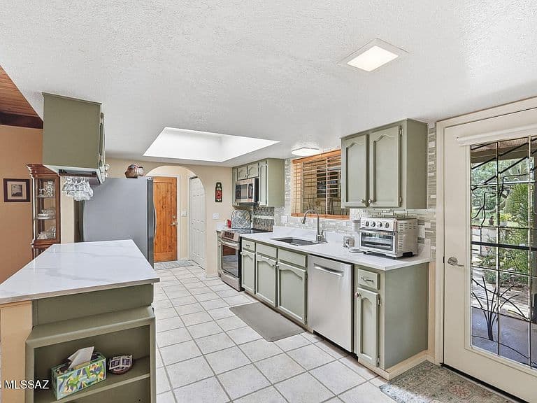 696 W Paseo Del Canto photo 5