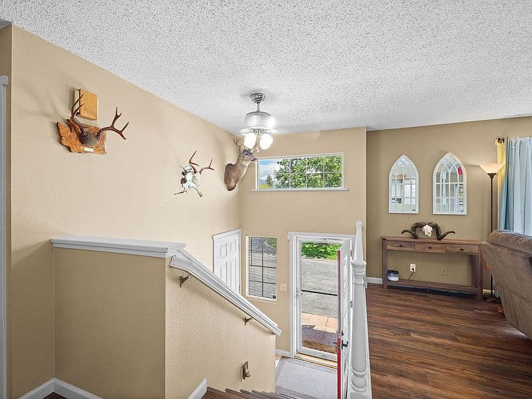 124 Park Ave photo 4
