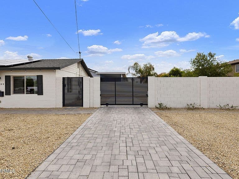 4445 N Longview Avenue photo 3