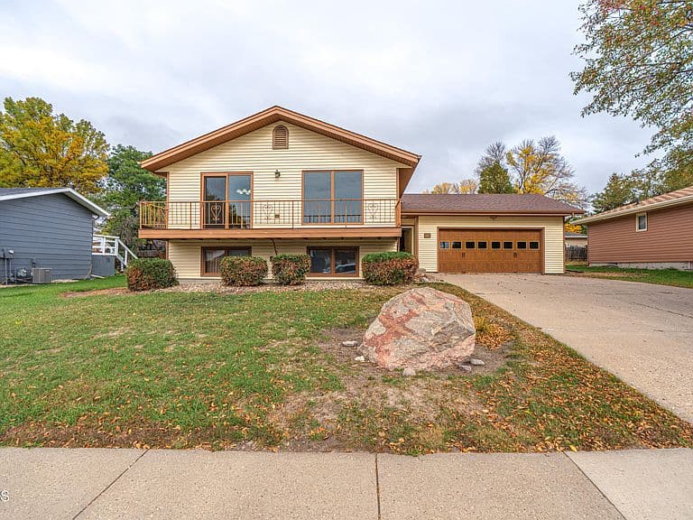 618 W Interstate Ave photo 2