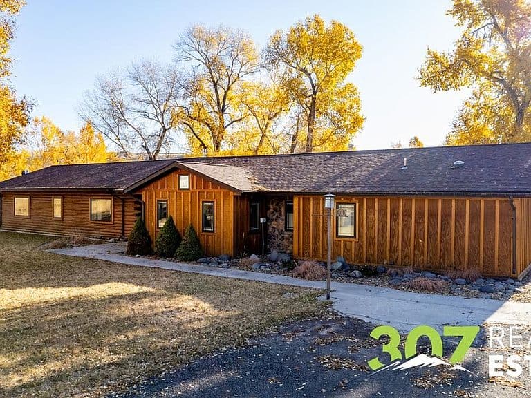 1010 River Grove Dr photo 2