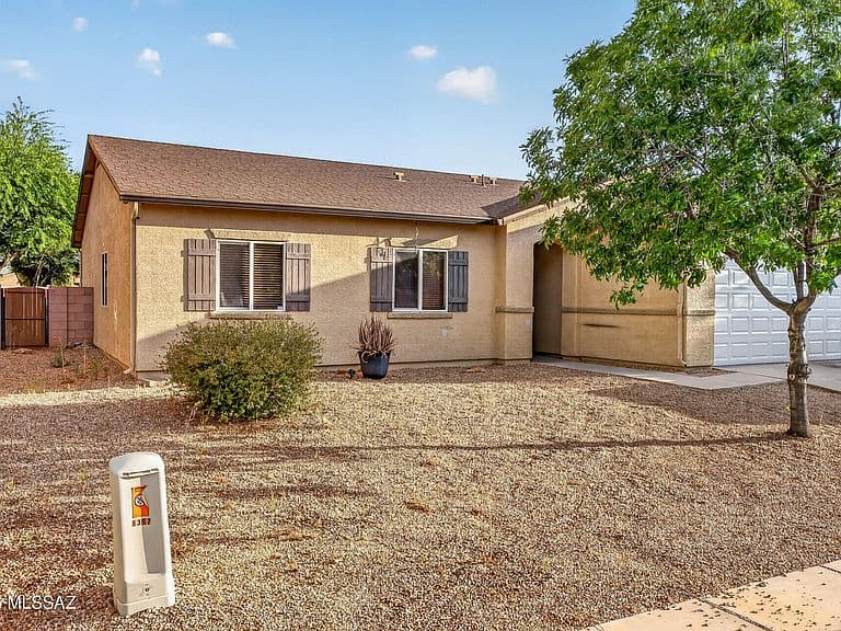 8367 W Kittiwake Ln photo 4