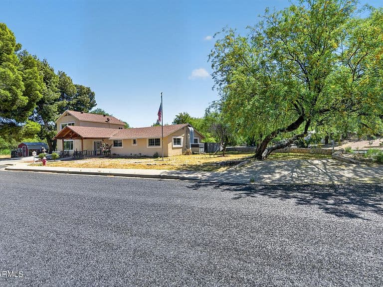 9 SYLVAN Lane photo 4