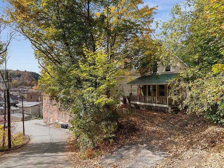 10 Hillside Avenue photo 2