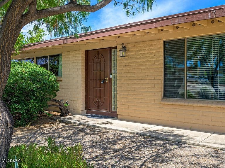 9541 E Calle Eunice photo 5