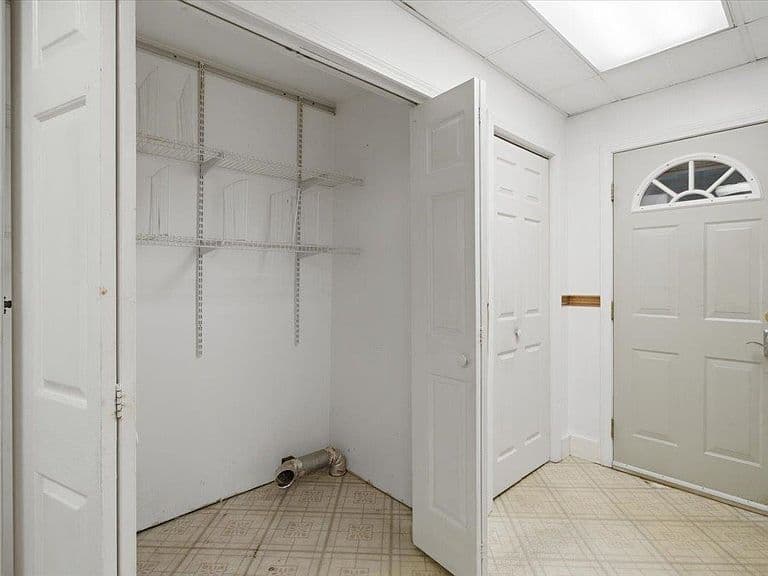 105 Hicks Avenue photo 4