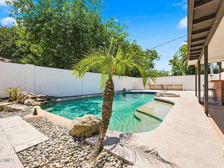 137 E VISTA DEL CERRO Drive photo 4