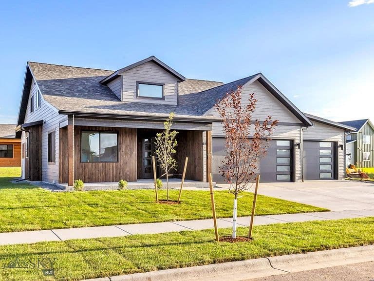 170 Delano Dr photo 3