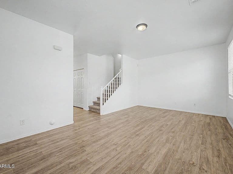 5326 W WARNER Street photo 4