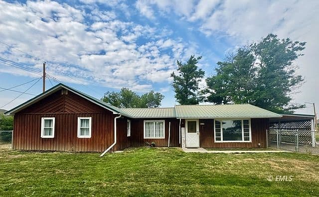 2211 Stower St photo 1