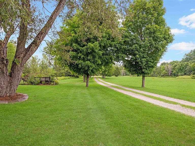 512 Elm Street photo 1