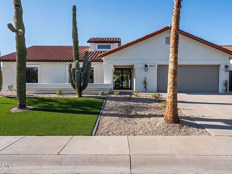 10572 E BELLA VISTA Drive photo 2