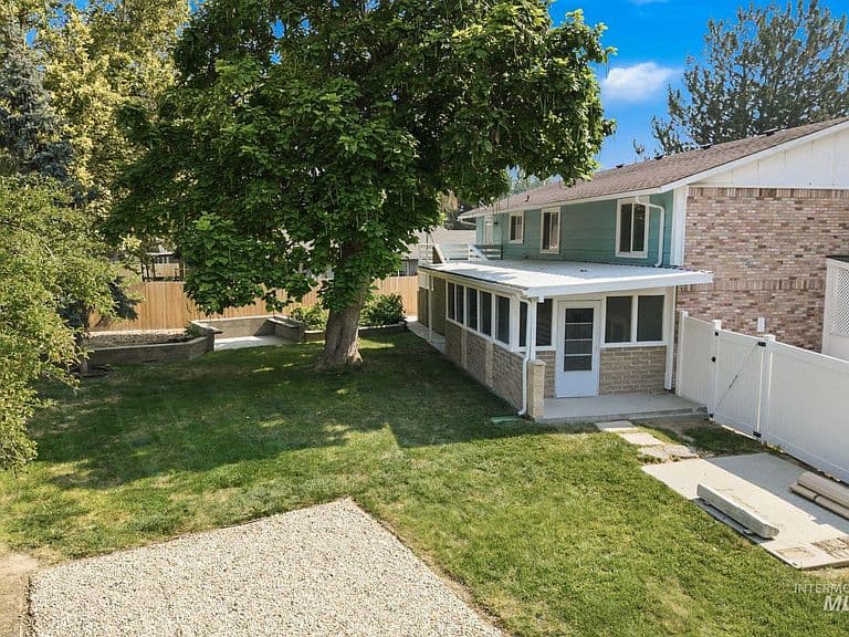 2311 N Monaco Way photo 4