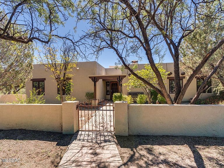 1366 E Cottonwood Ln photo 1