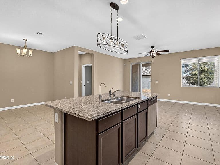 41380 W WILLIAMS Way photo 4